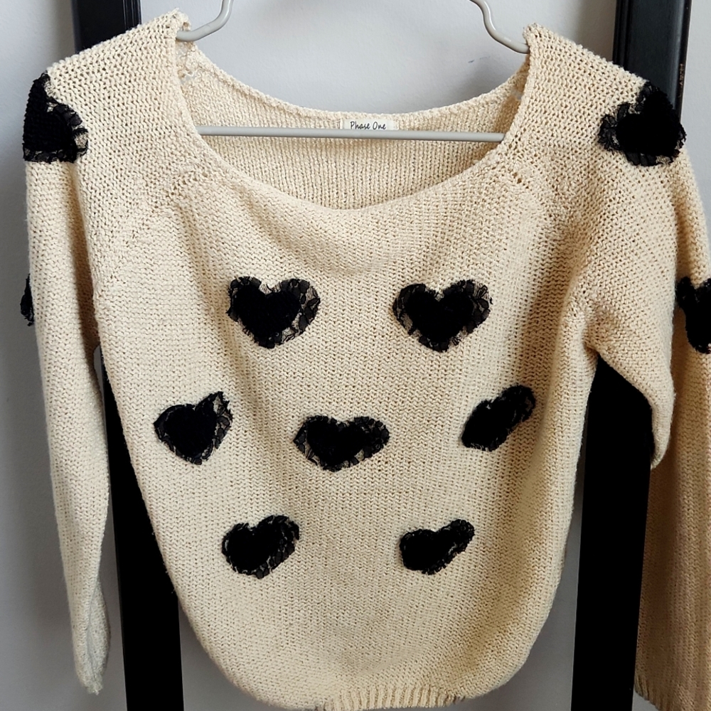 Valentine's Heart Sweater 🖤 tan, black hearts, loose crop, long sleeves
